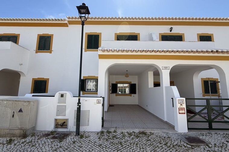BS House Manta Rota - moradia V2 com piscina privada
