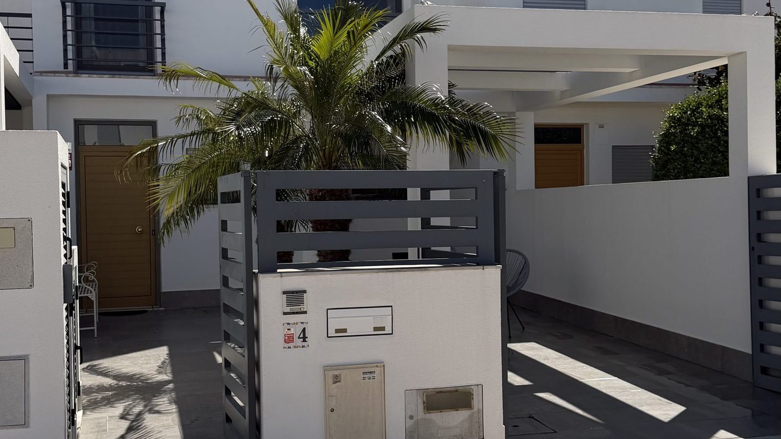 Casa da Areia — moradia V3 com piscina privada junto à Praia da Lota