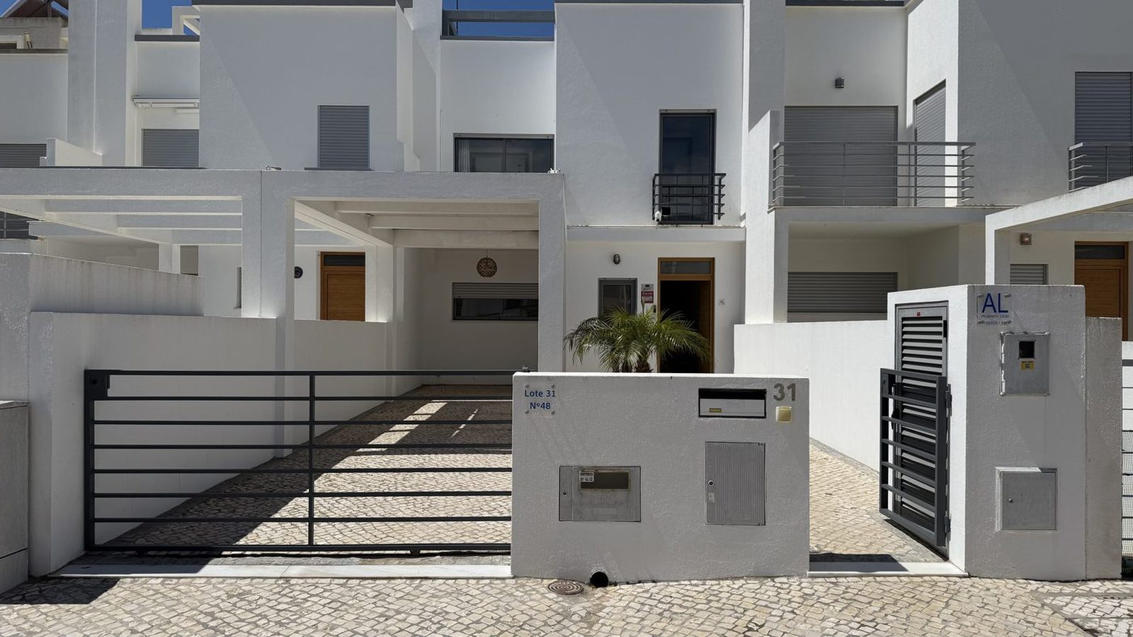 Casa à Beira-Mar — moradia V3 com piscina privada e zona exterior