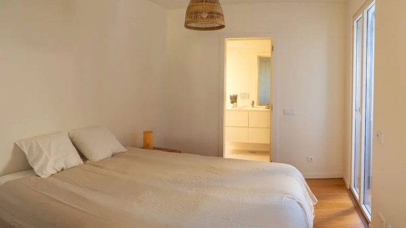 Quarto com casa de banho privativa